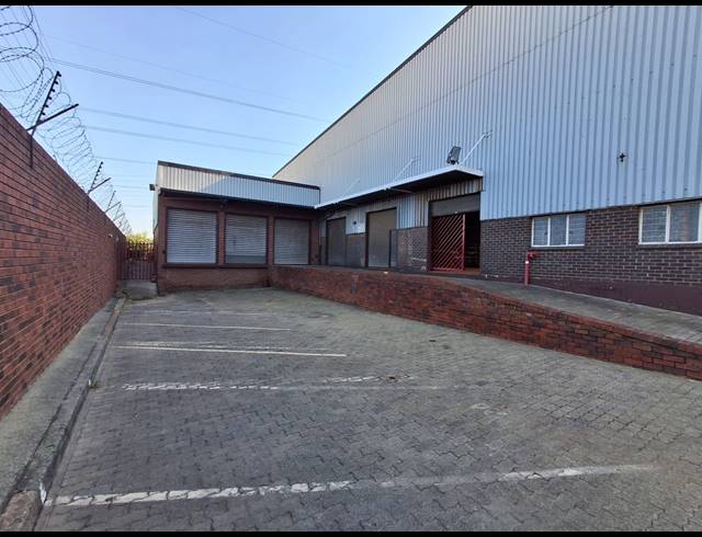 2,400M² WAREHOUSE TO LET IN HERIOTDALE